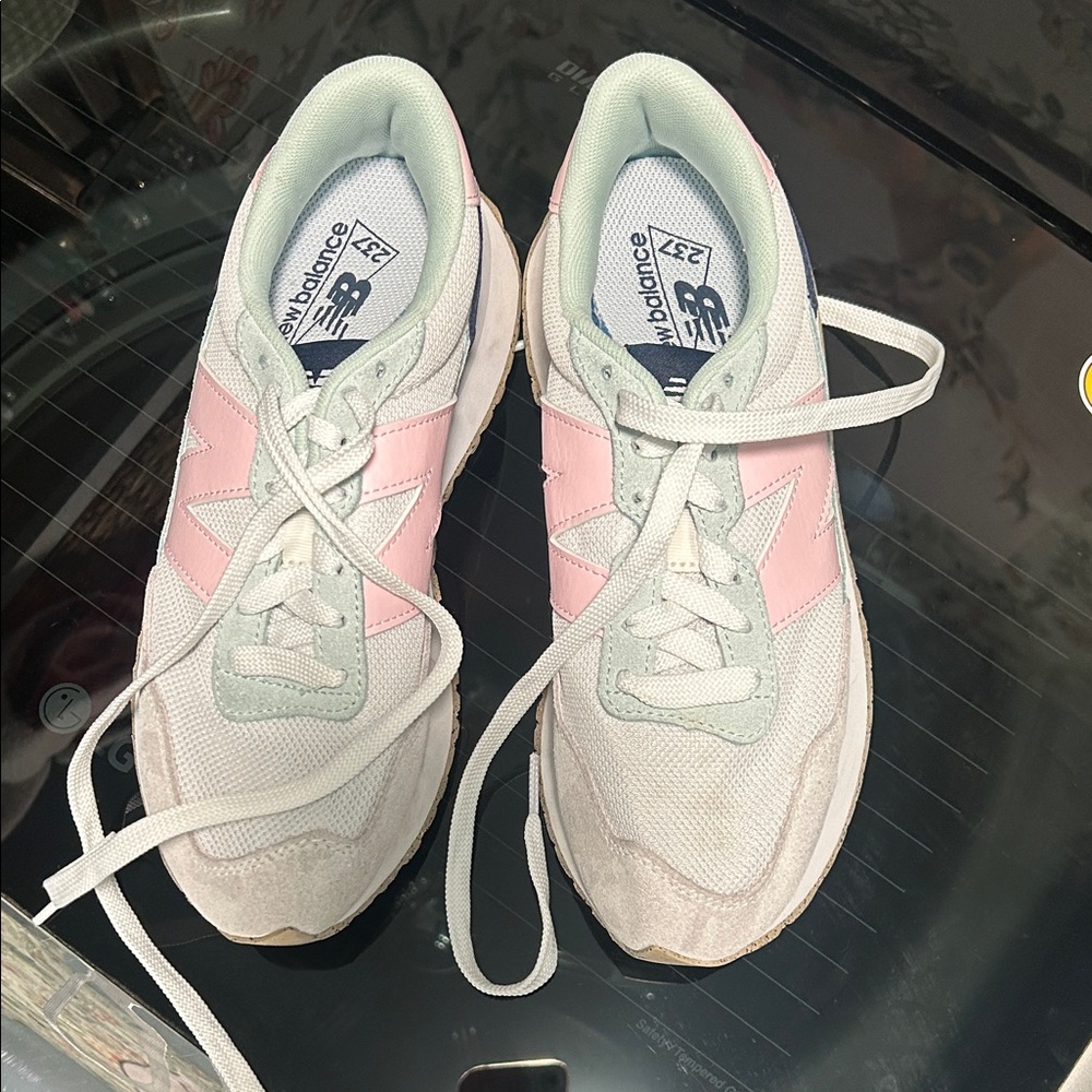 New Balance Women's Pink and Cream Athletic Shoes 7